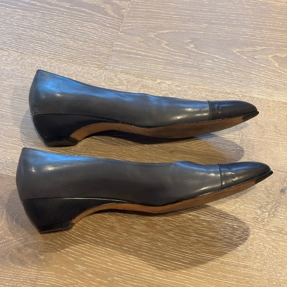 Salvatore Ferragamo Women's Dark Gray Leather Heels - Picture 5 of 10